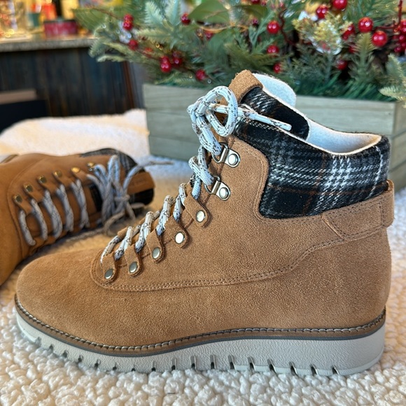 Cole Haan Zerogrand Explorer Gateway Hiker Waterproof Boots Sz 8 New in Box - Picture 11 of 16